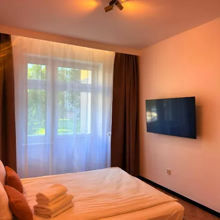 Jbhotels Deluxe Ii